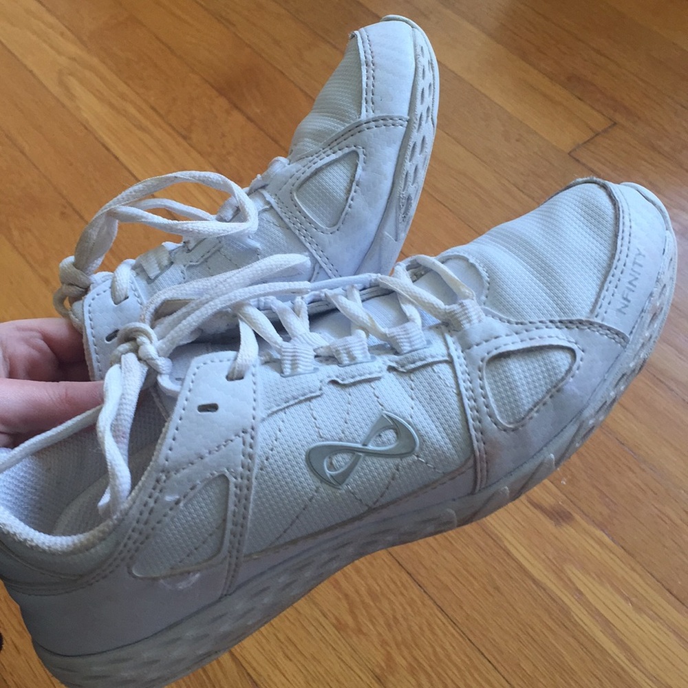 Nfinity cheer shoes
